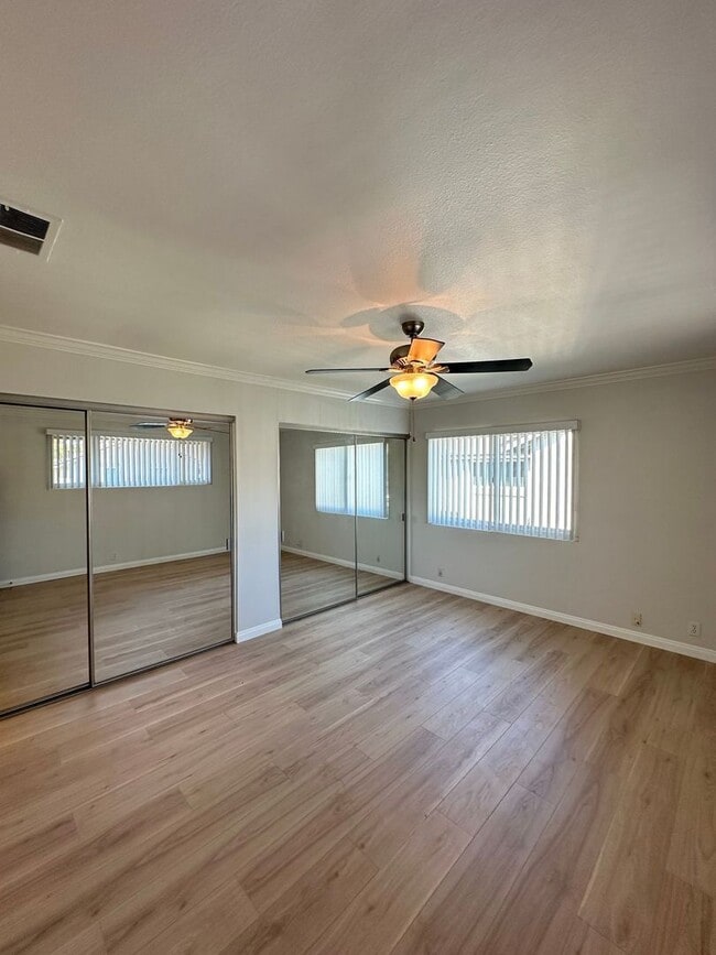 Building Photo - 3 Bedroom Tustin Condo - Recently Renovated - 2 Car Gar - Beautiful!!!!!