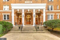 Building Photo - 1820 Clydesdale Pl NW