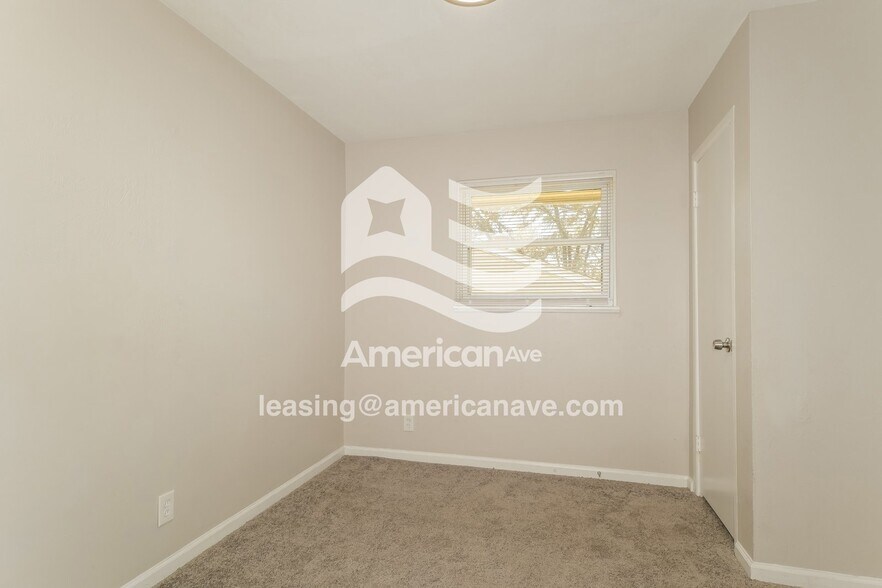 Building Photo - 221 Mcalpine Drive, 63137; #1193130 - 1193130