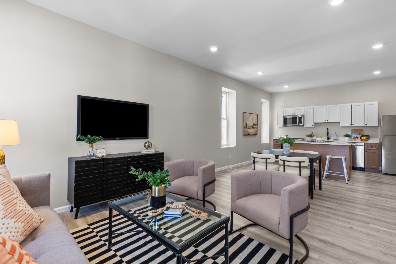 Primary Photo - 3166 Oregon Ave