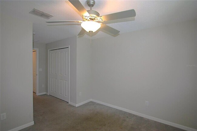 Building Photo - 812 Royal Empress Dr