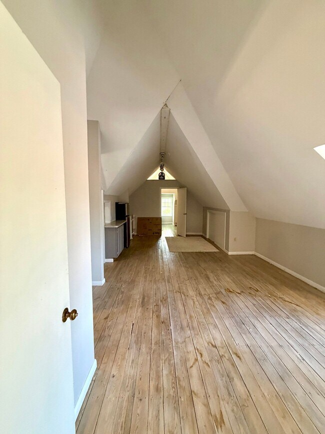 Building Photo - 2690 Lititz Pike
