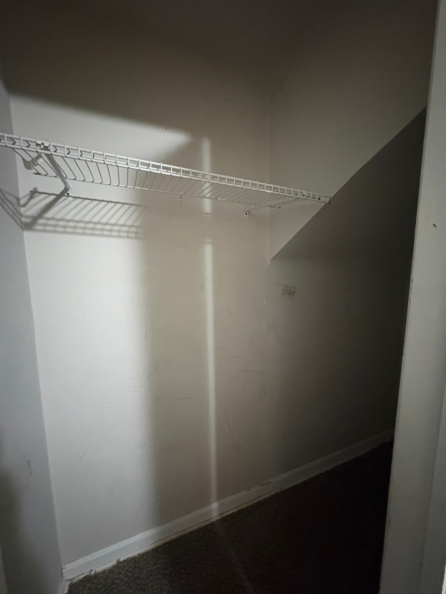 Building Photo - 10012 Robinson Ave