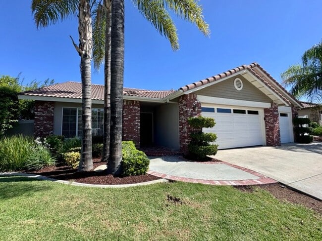 Building Photo - Spacious South Corona Single Story with 3 ...