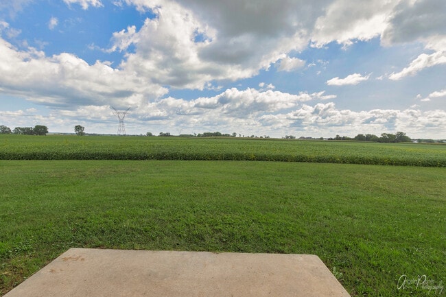 Building Photo - 8310 E Coral Rd