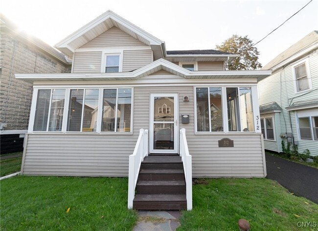 Primary Photo - 312 Hall Ave