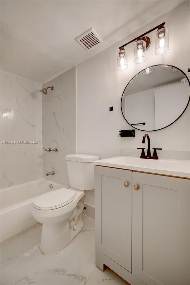 Building Photo - 1740 Funston St