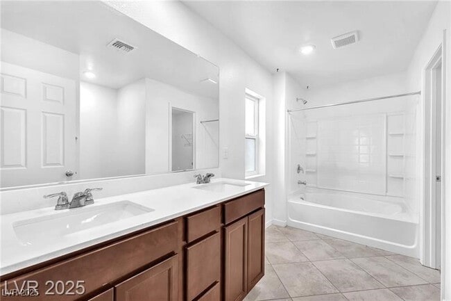 Building Photo - 8106 Guadiano Ave