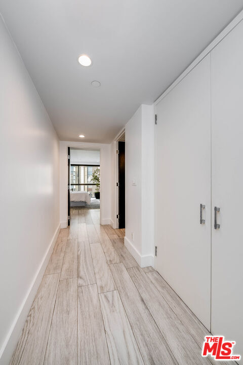 Building Photo - 10790 Wilshire Blvd