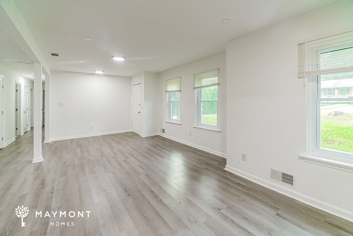 Building Photo - 5000 Old Briar Trail