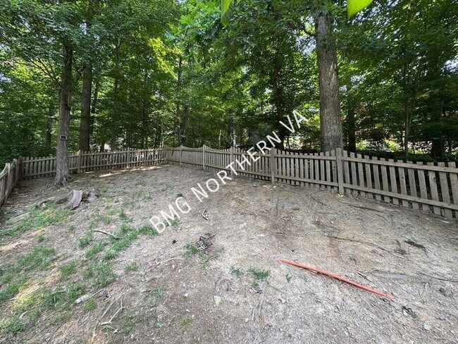 Building Photo - 8221 Barron St