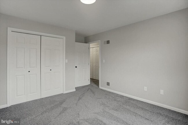 Building Photo - 2367 McCleary Dr