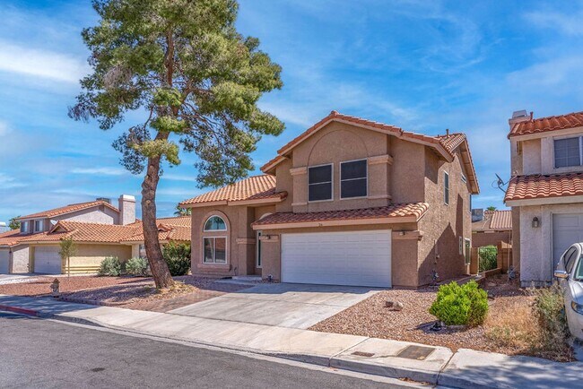 Building Photo - 26 Fantasia Ln