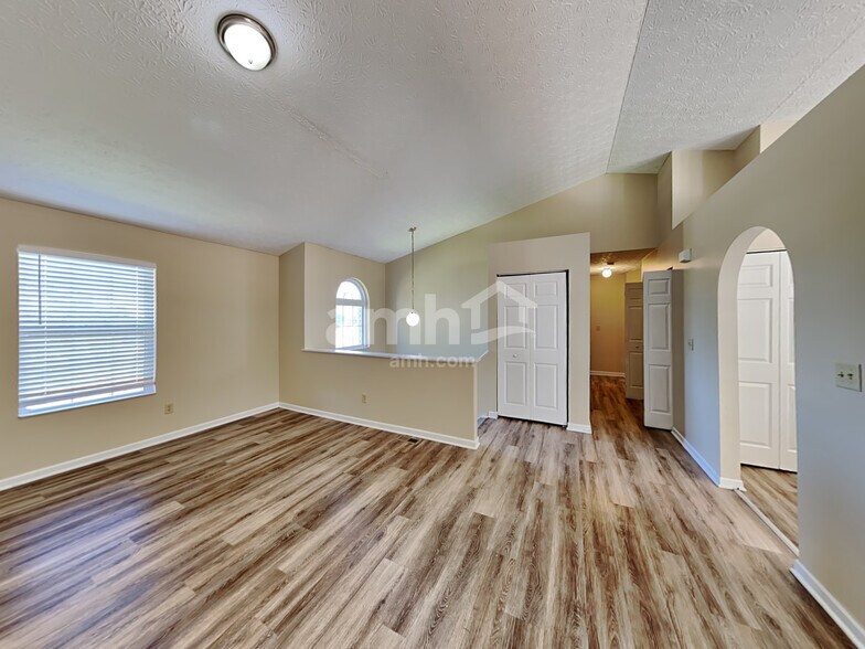 Building Photo - 6891 Winchester Lakes Blvd