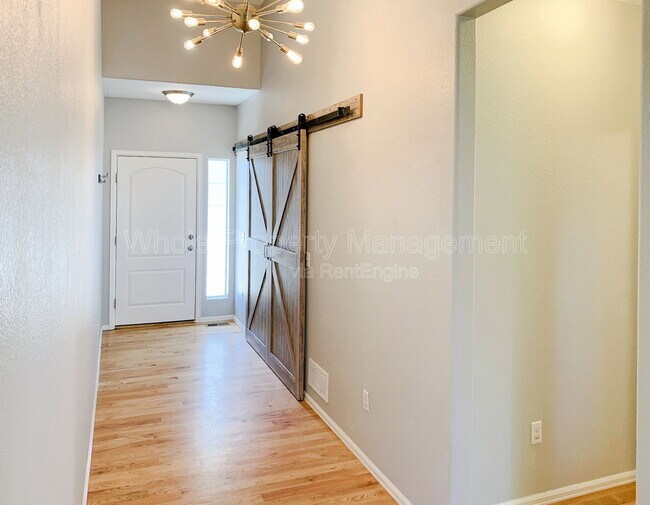 Building Photo - 15450 Carob Cir