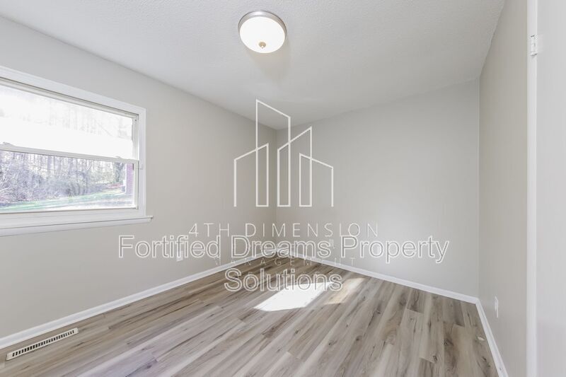 Building Photo - 4930 Rumley Cir