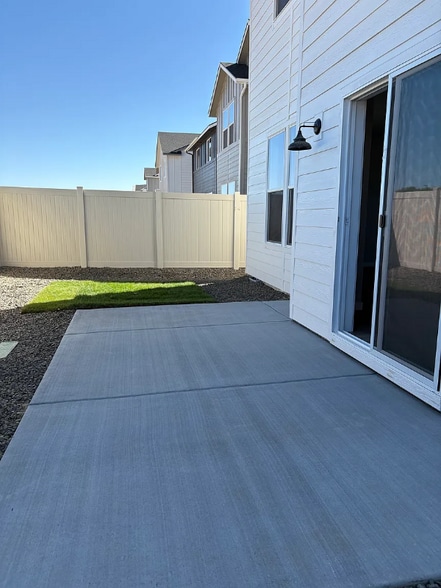 Building Photo - 4932 S Amorita Ave
