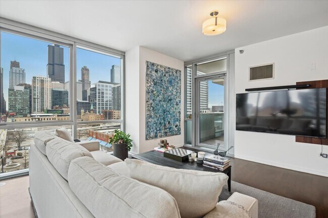 Building Photo - 123 S Green St