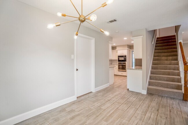 Building Photo - 7607 Wycomb Ln