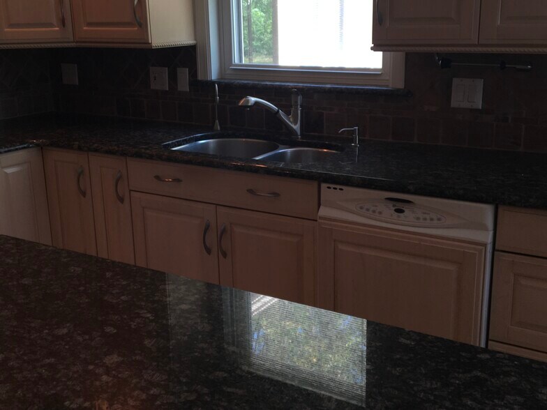 Building Photo - 2566 Blairmont Ter