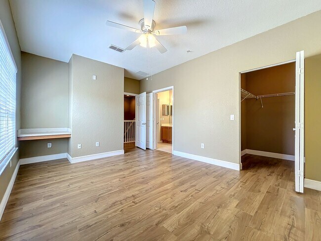 Building Photo - LUXURY 3 Bedroom / 2 Bath Townhome in a ga...