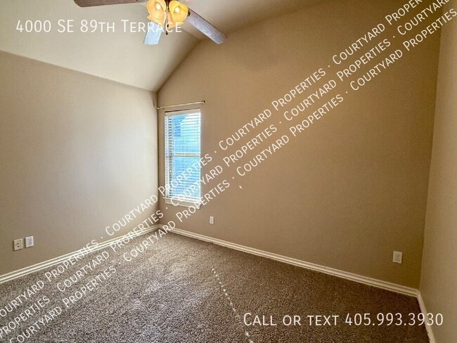 Building Photo - 4000 SE 89th Terrace