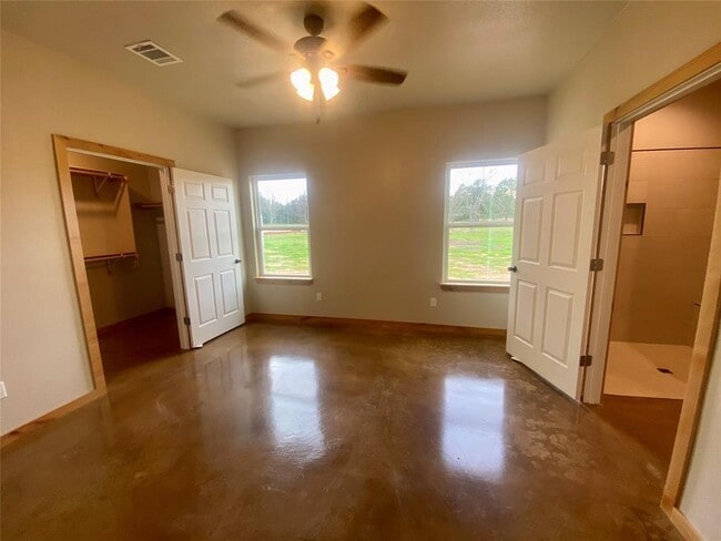 Building Photo - 108 Rosanky Cattle Company Rd