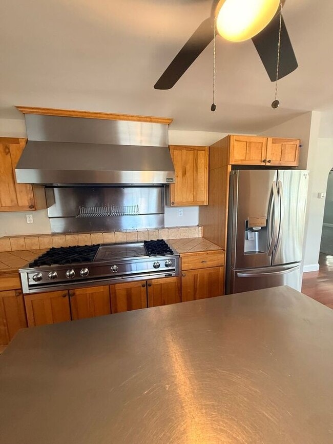 Building Photo - Stunning 2BR 2BA SFR w/ Private Pool • 2-Car Garage in Clearwater