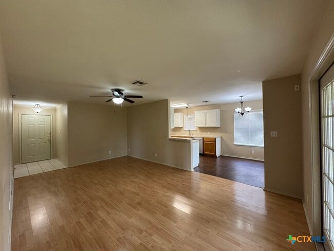 Building Photo - 102 Clydesdale Ln