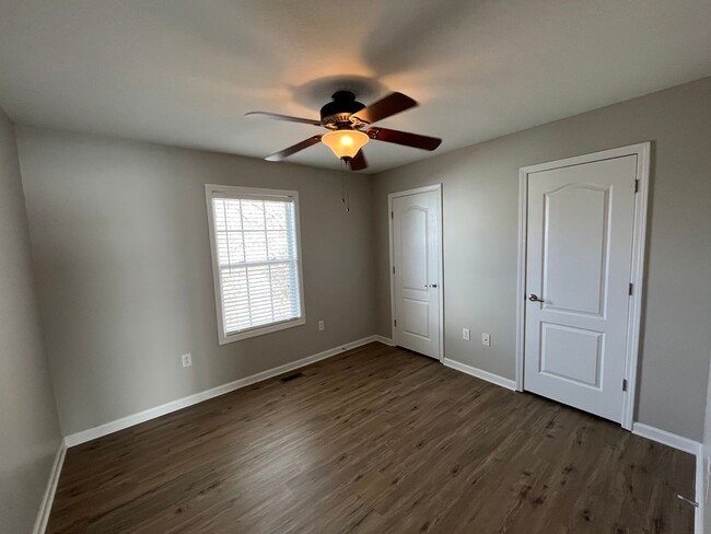 Building Photo - Charming 3 Bed / 2 Bath Ranch-Style Home o...
