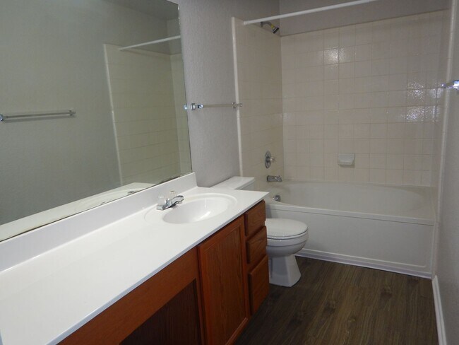 Building Photo - 16127 Branding Pass