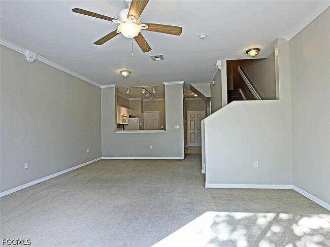 Building Photo - 3647 Pine Oak Cir