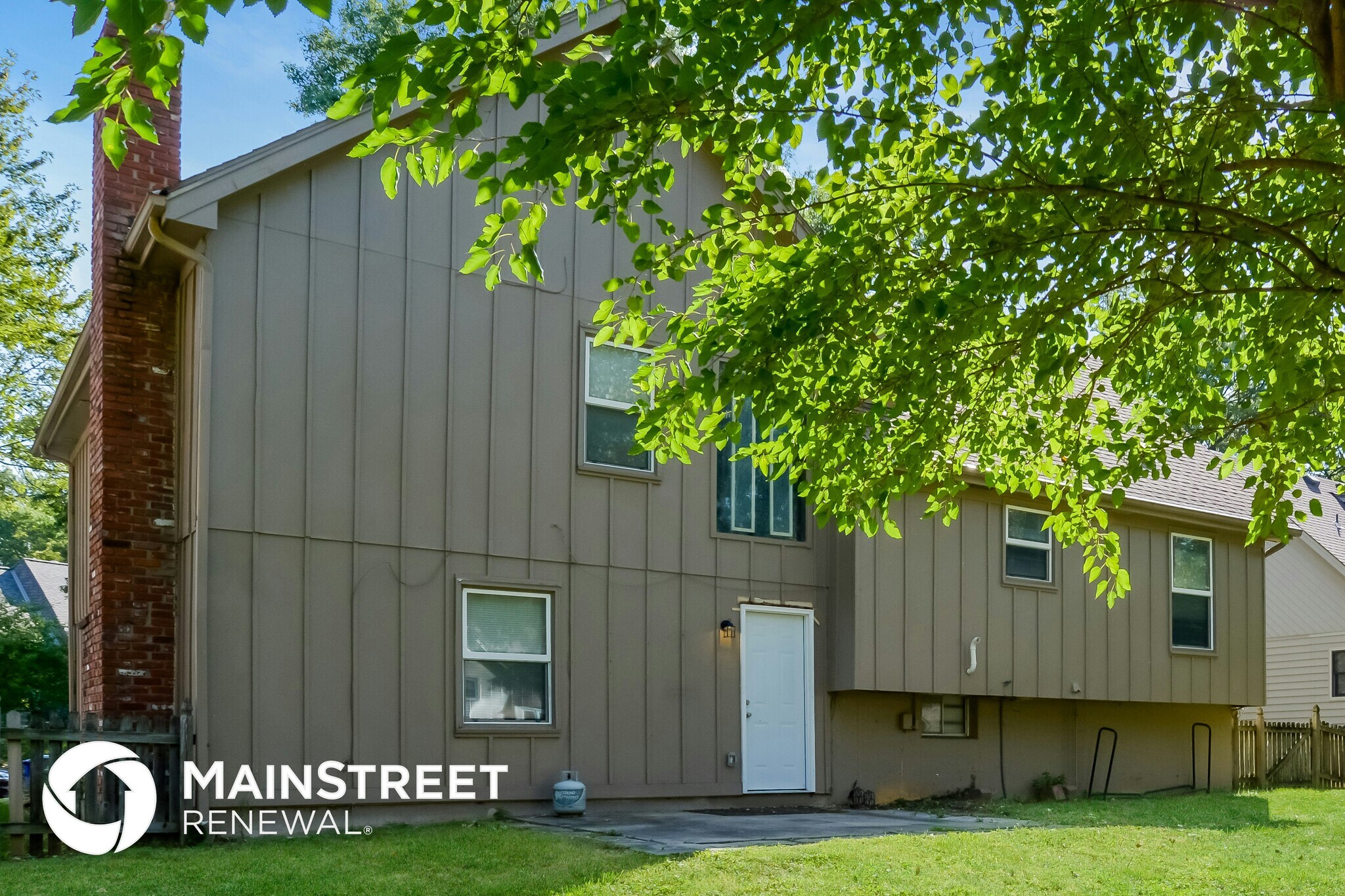 Building Photo - 14516 S Village Dr