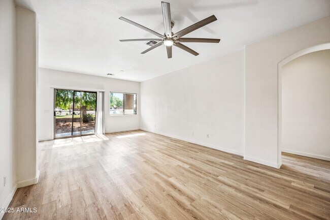 Building Photo - 1704 S 79th Glen