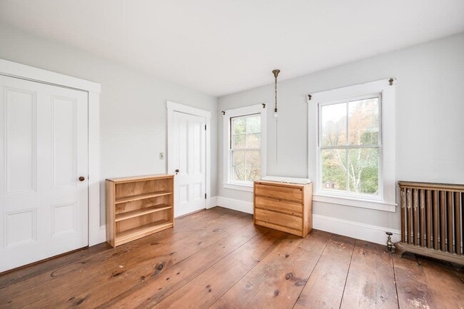 Building Photo - 110 Exeter Rd