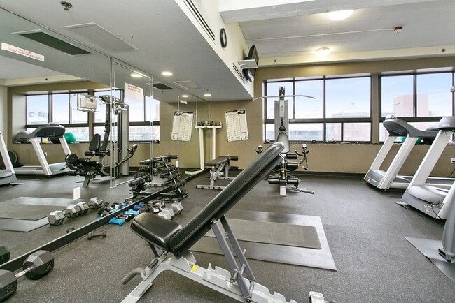 Building Photo - Enjoy the luxury lifestyle of a doorman, r...