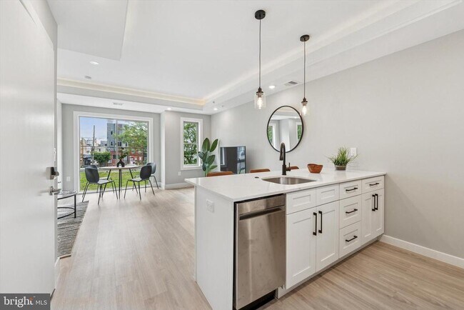 Building Photo - 2401 N 2nd St