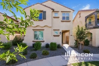 Building Photo - 4760 S Mole