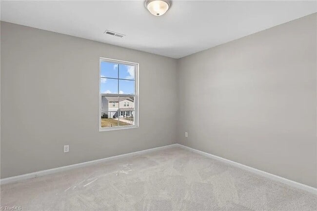 Building Photo - *** Move in Ready ***
