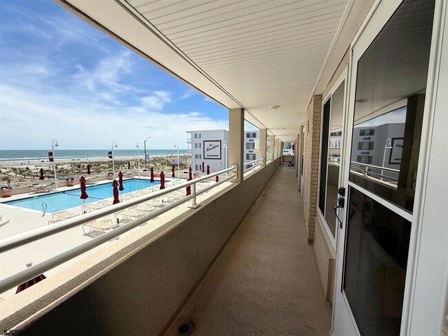 Building Photo - 5300 Boardwalk