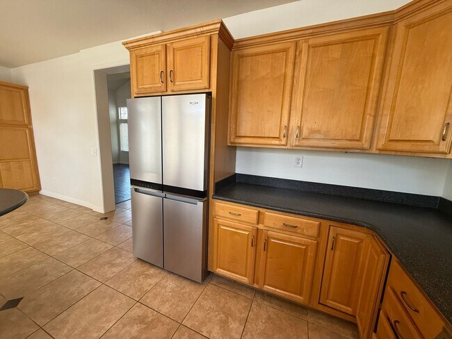 Building Photo - LOCATION LOCATION!! 4BR/3BA Townhome in De...