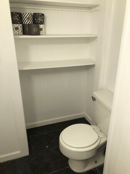 full bathroom, main level - 11 Waterside Ln