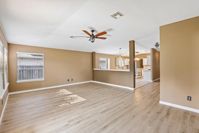 Building Photo - 2656 Bradley Ln