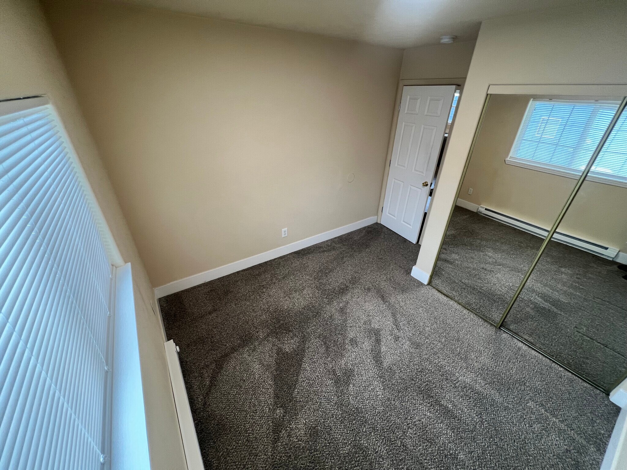 Building Photo - 33 E Lacrosse Ave