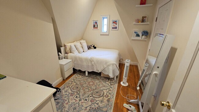 Building Photo - Live Next Door to BC! 6bd/2.5bath available for 8/31/2027!