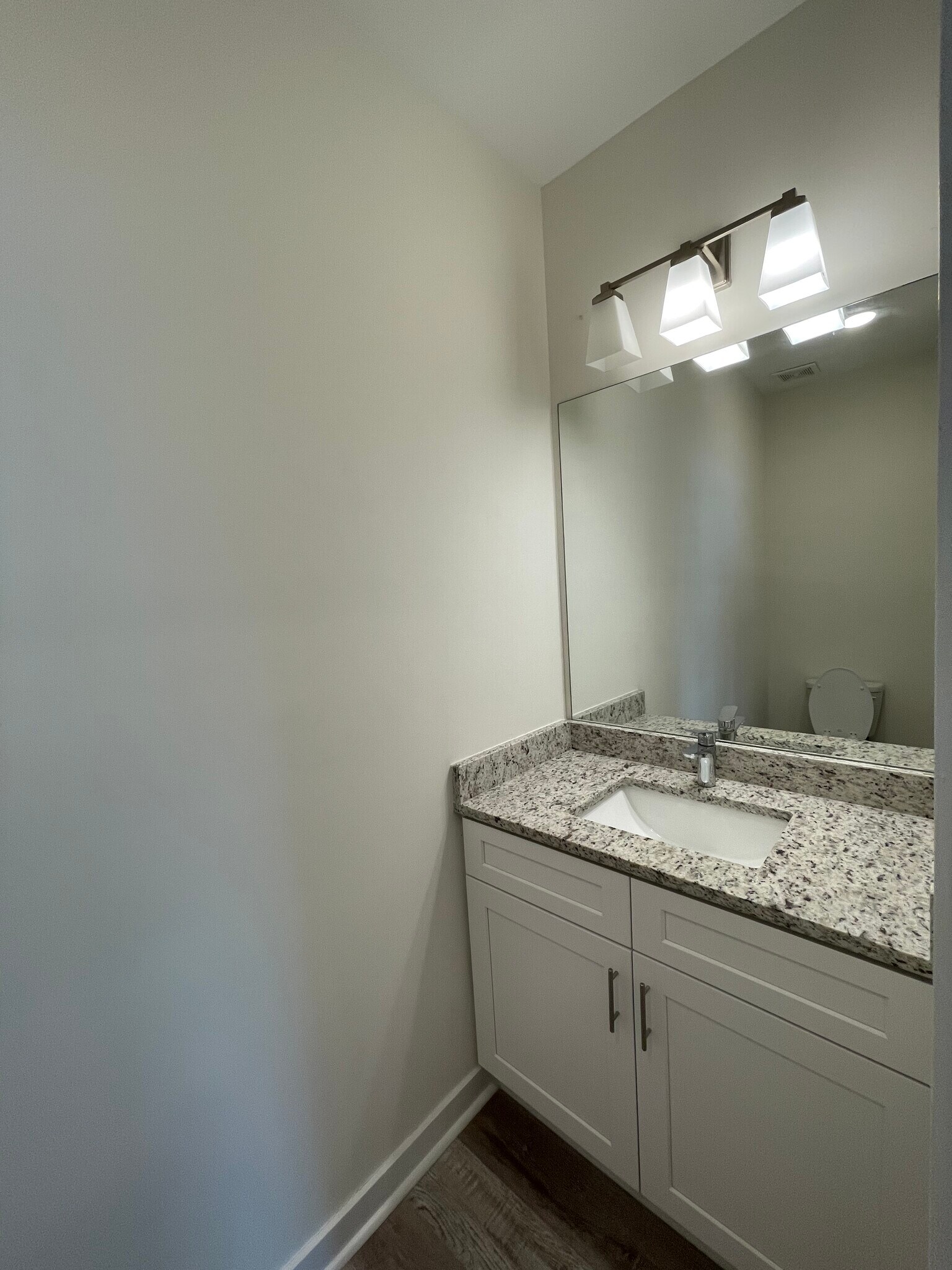 Building Photo - 2041 Ocean Dr NW