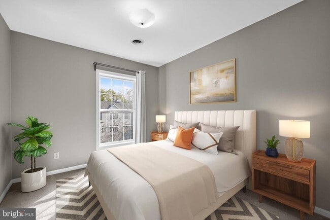 Building Photo - 100 Parker Ave