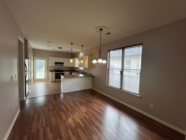 Building Photo - 1108 Washington Dr