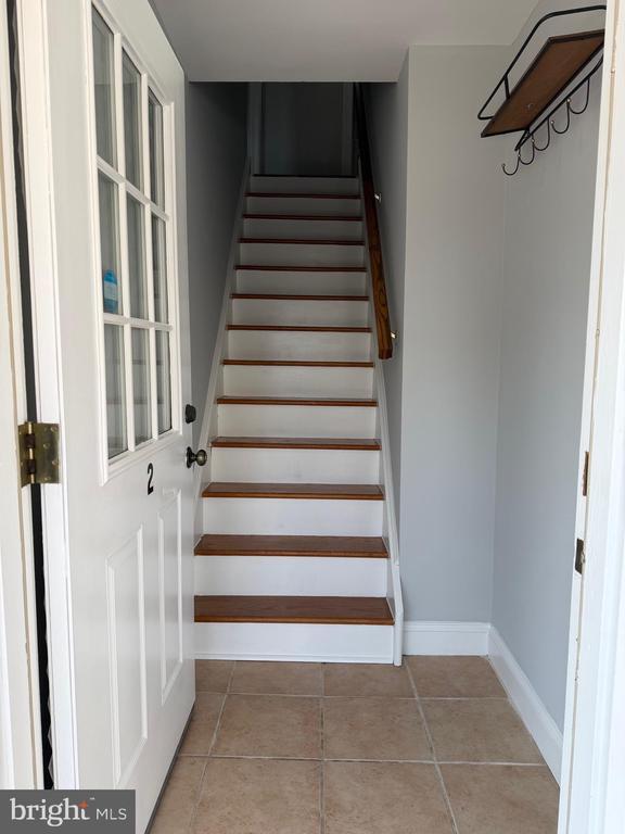 Building Photo - 9 Cedar Ave