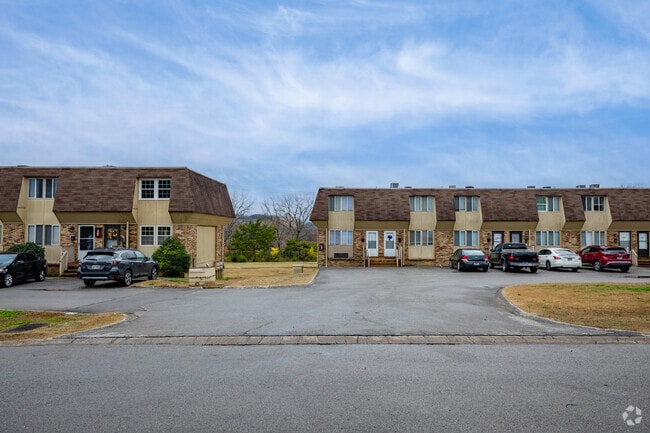 Entrance - Castlewood Condominiums